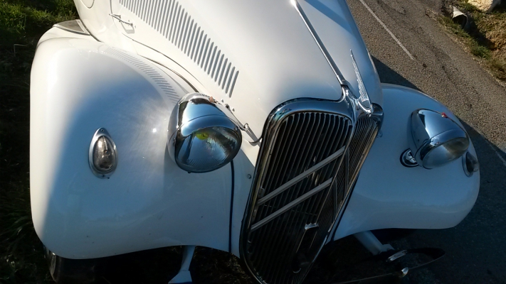 Location mariage voiture ancienne Traction Citroën Isère Grenoble Bourgoin Romans Rhône-Alpes Chambéry Lyon Valence