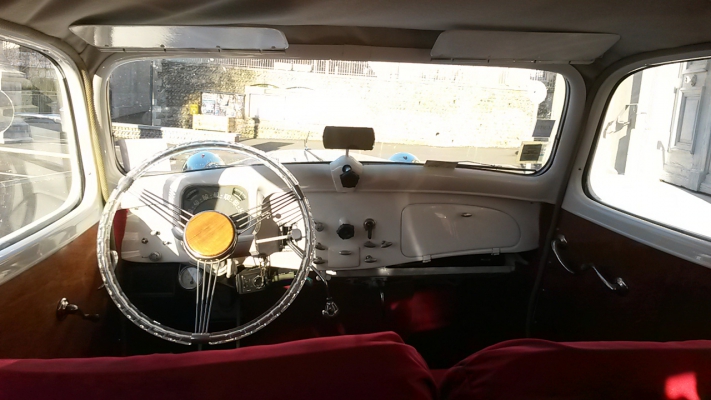 Location mariage voiture ancienne Traction Citroën Isère Grenoble Bourgoin Romans Rhône-Alpes Chambéry Lyon Valence